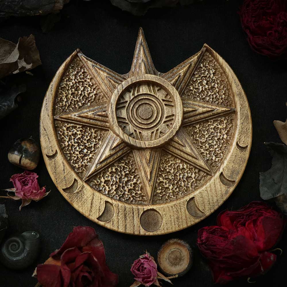 What flower represents Ishtar?