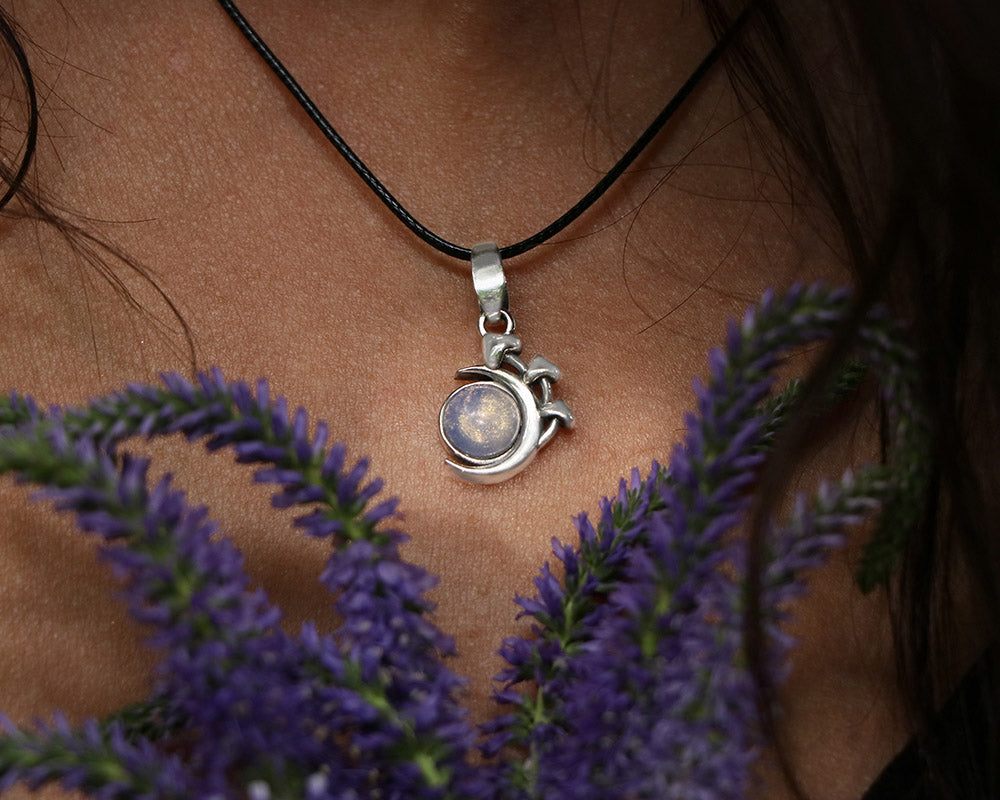 Necklace with Moonstone - Sterling Silver