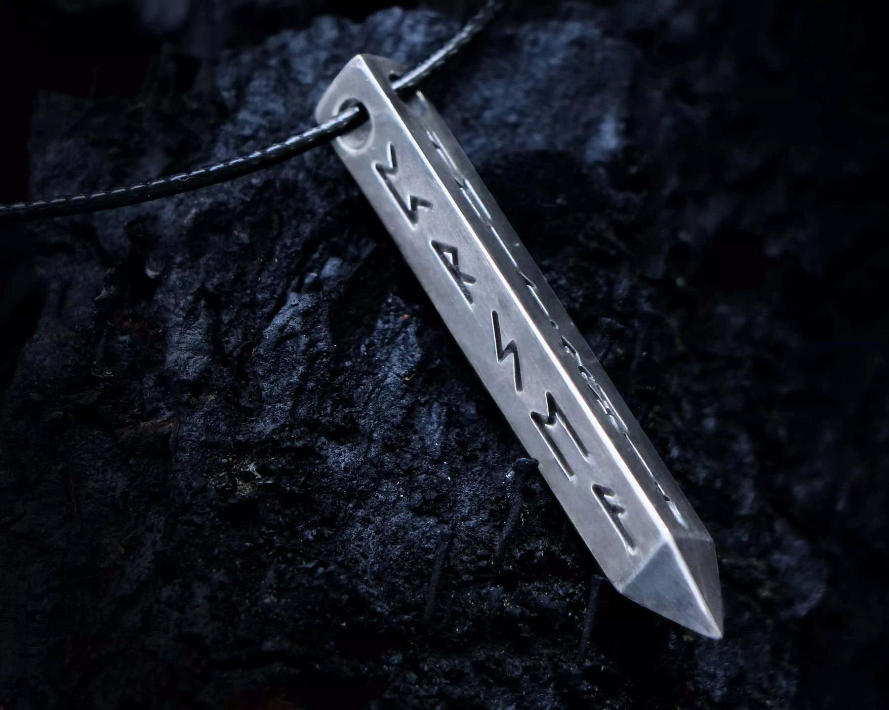 Rune pendant