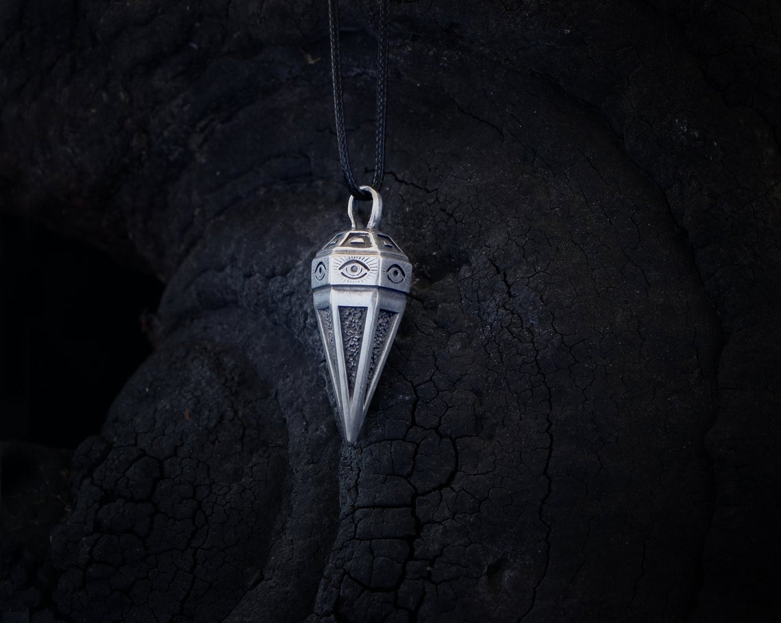 PENDULUM NECKLACE