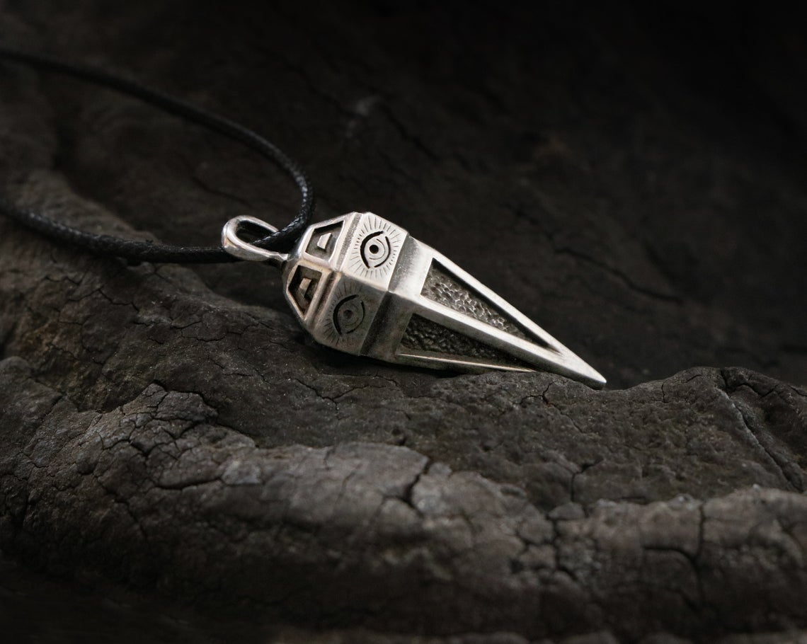PENDULUM NECKLACE