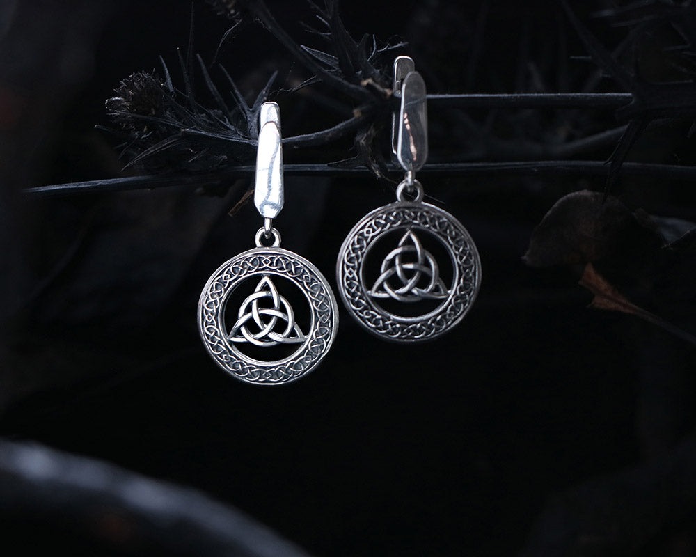 Celtic earrings with triquetra