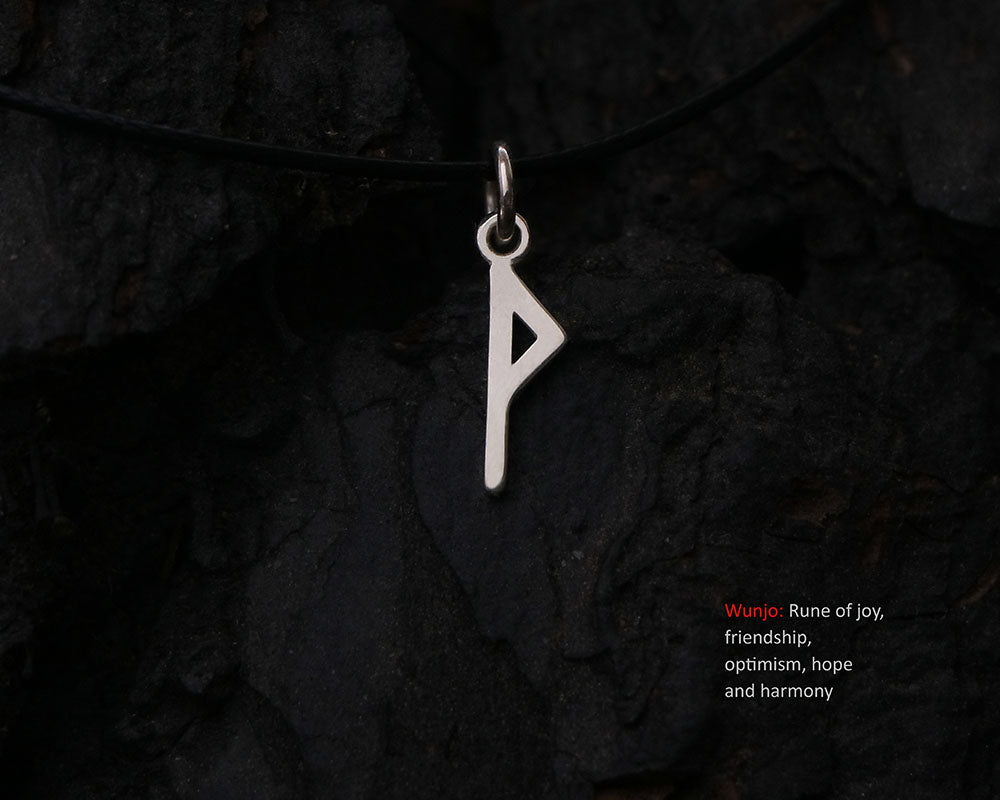 wunjo rune pendant