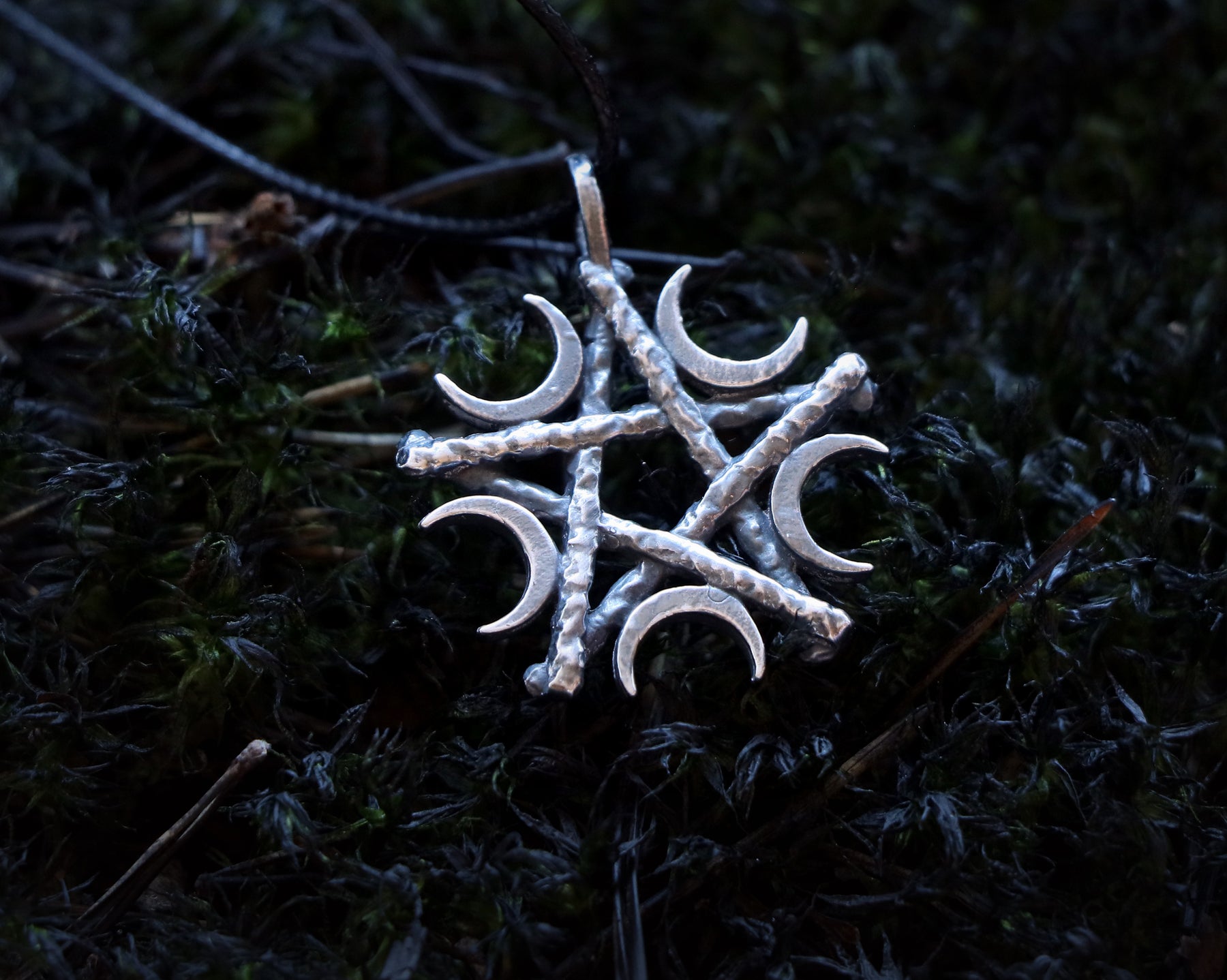 pentagram with crescents