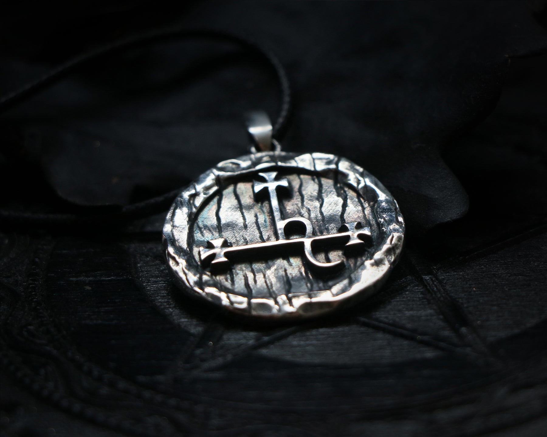 Lilith pendant