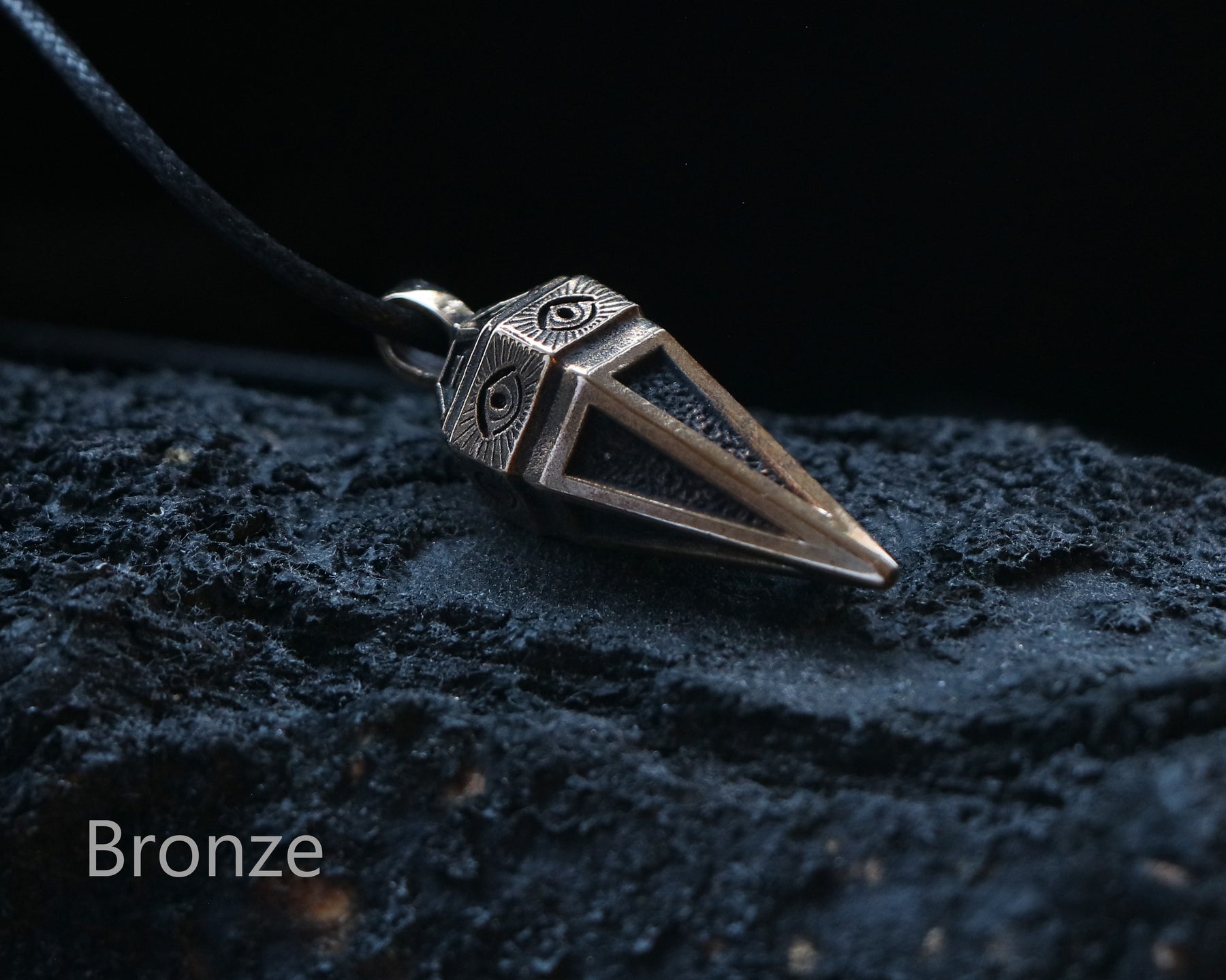 PENDULUM NECKLACE