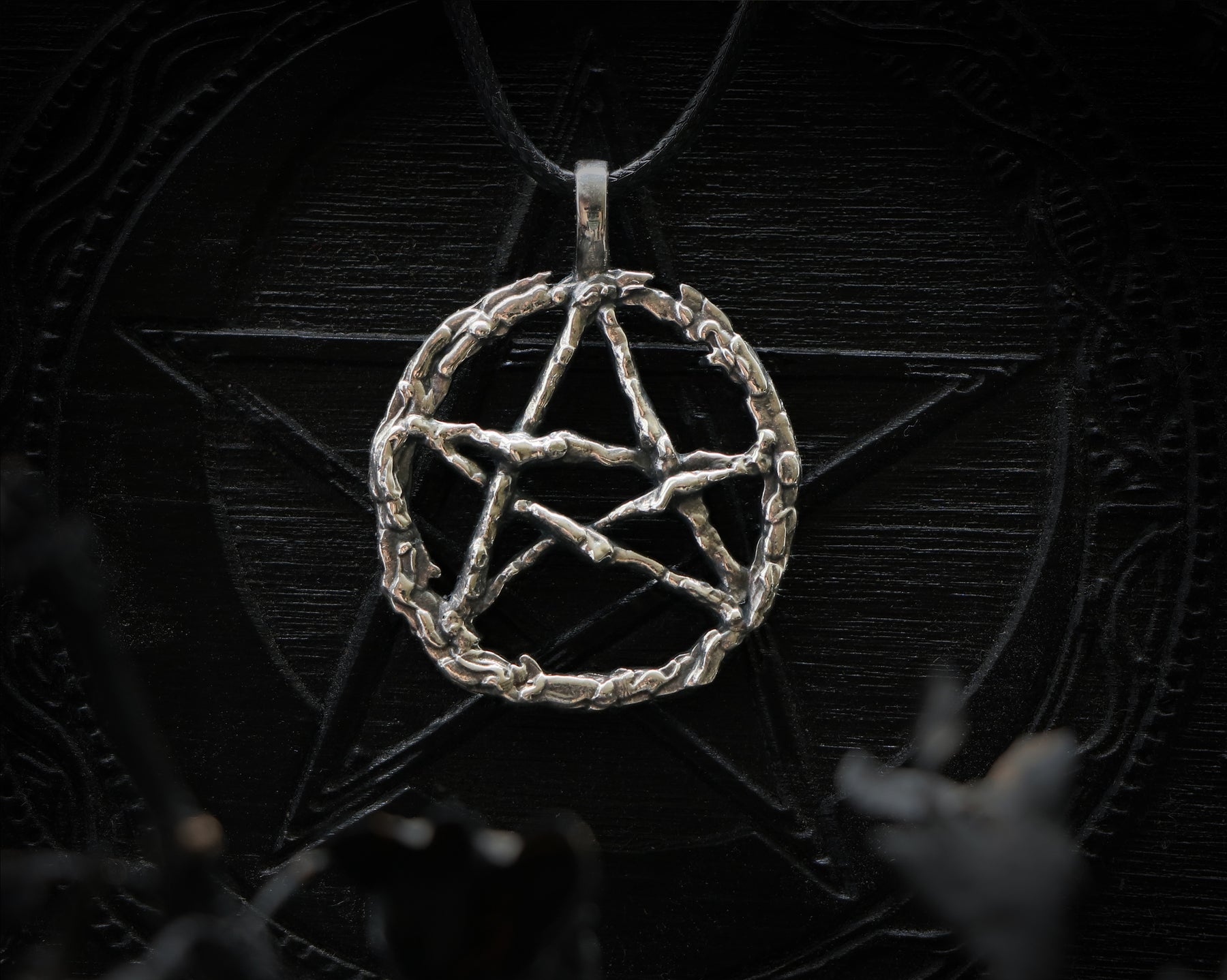 pendant necklace