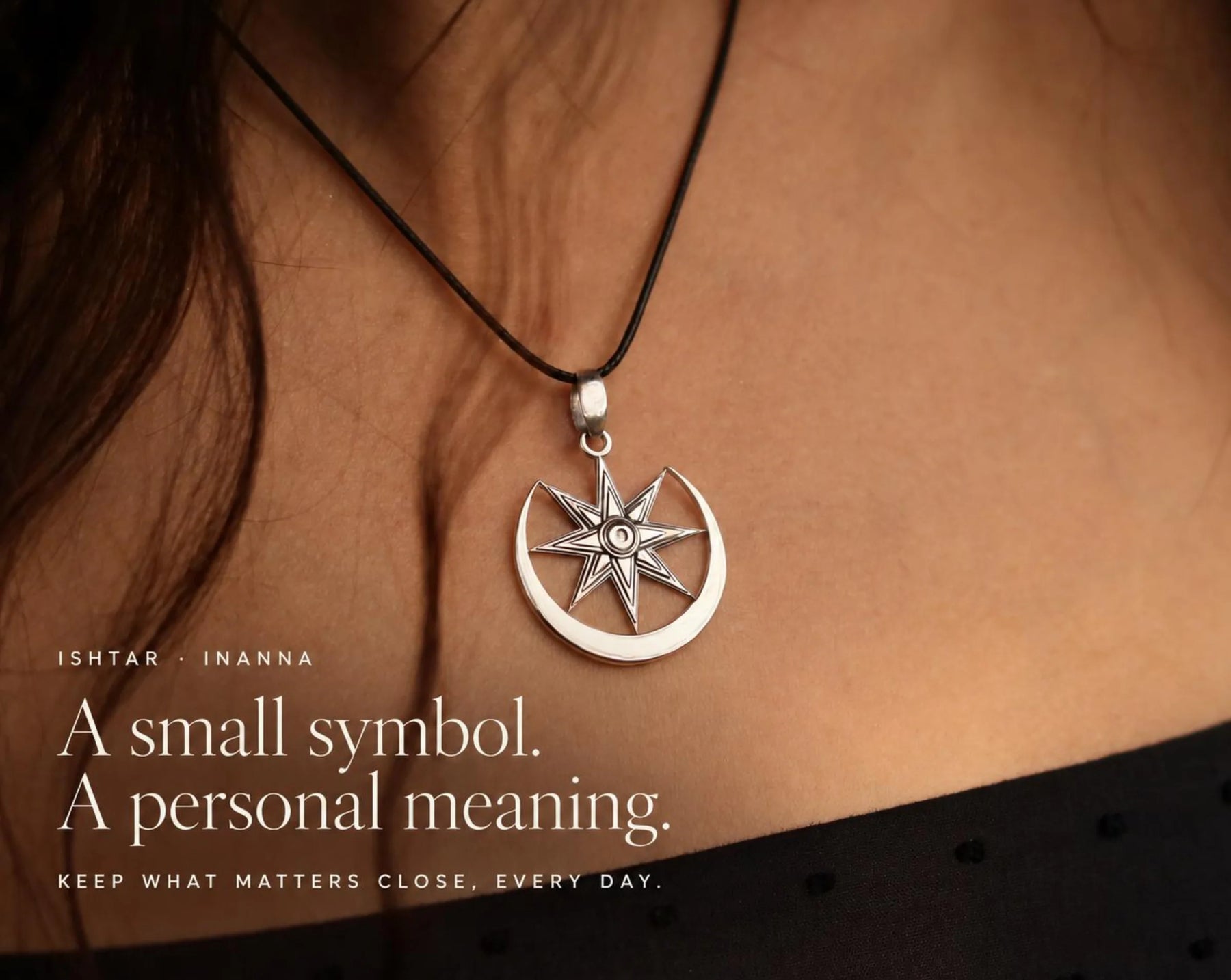 Mini Ishtar star pendant with crescent-shaped frame