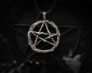 pendant necklace