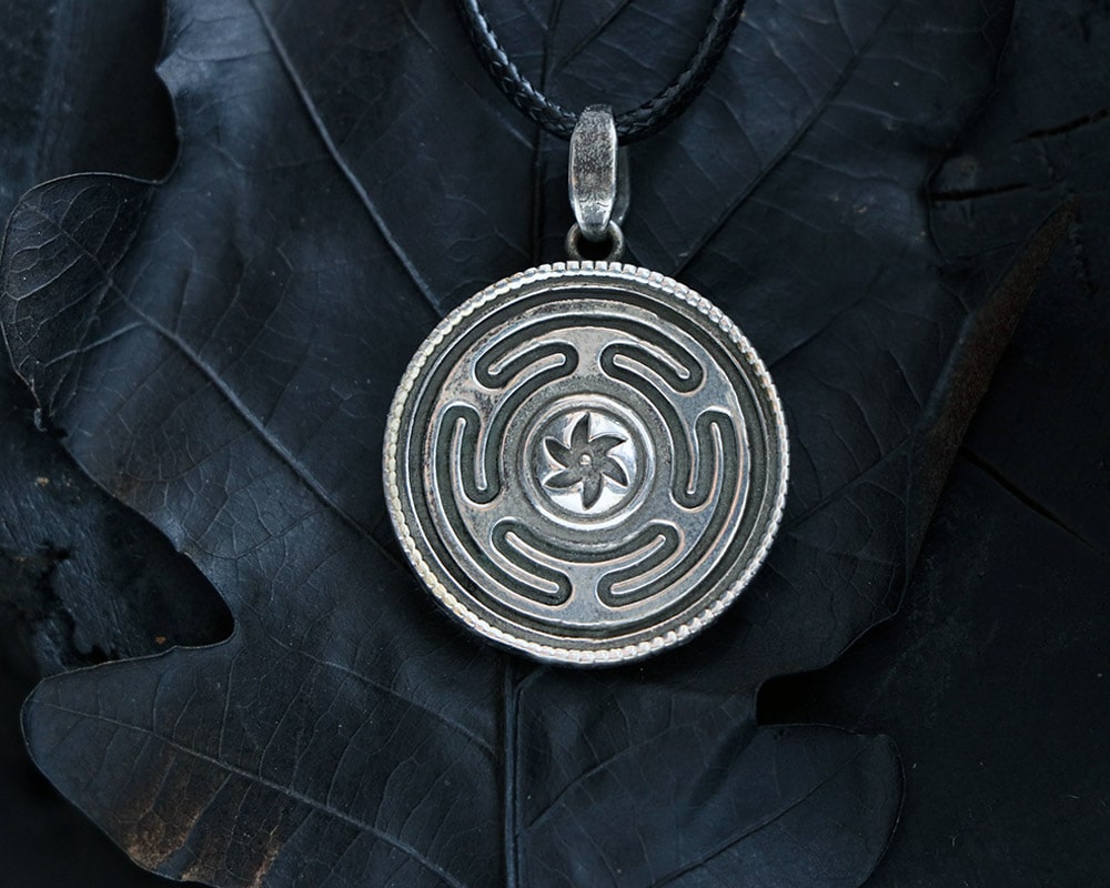 HECATE Wheel Necklace - Strophalos pendant